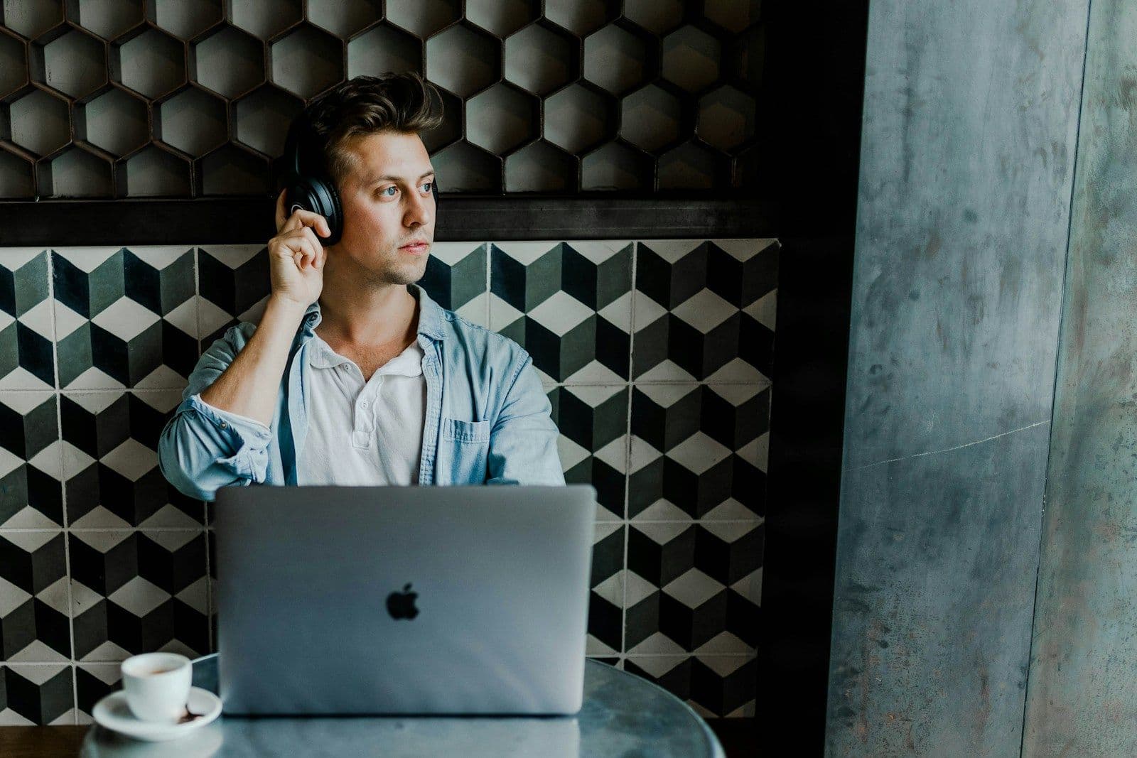10 Money Mistakes to Avoid in Your 20s and 30s